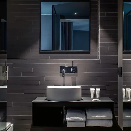 Kazerne - Member Of Design 4* Αϊντχόφεν